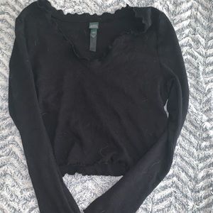 Black cropped v-neck